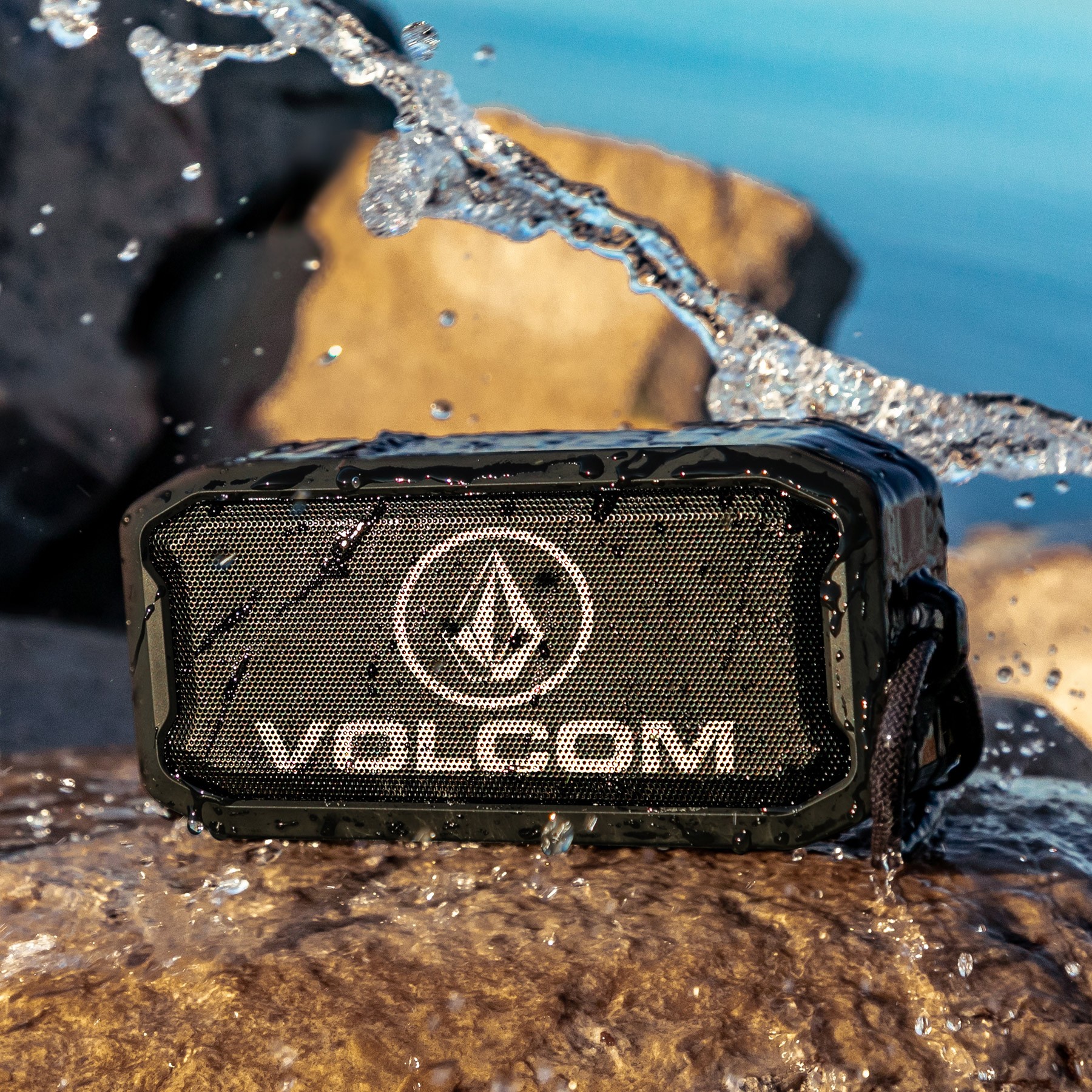 logo waterproof speaker